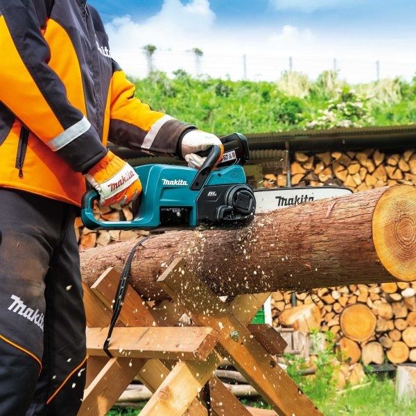 Makita DUC357Z 18V Li-ion LXT Brushless 350mm Chainsaw (Body Only)