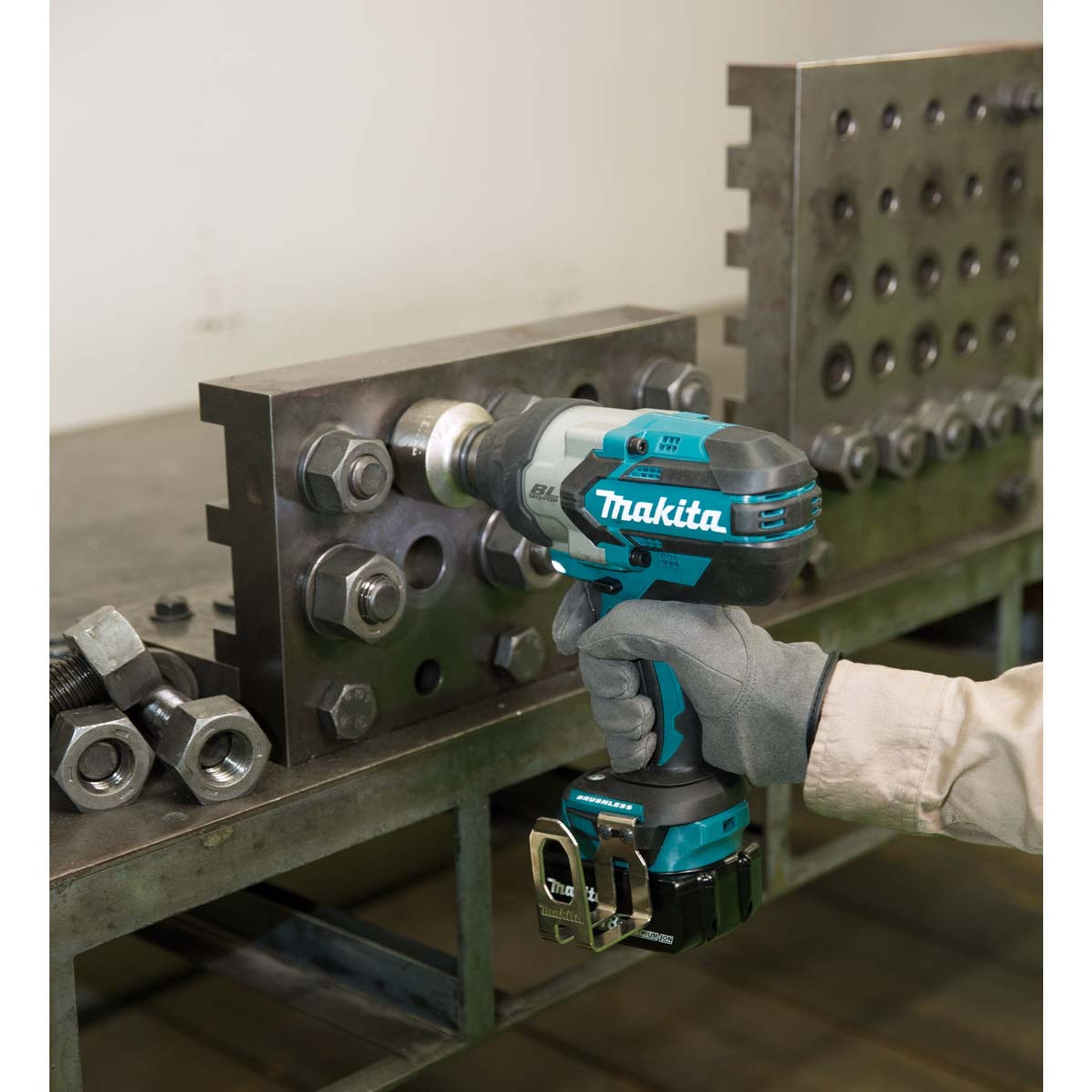 Makita DTW1002Z LXT 18V 1/2" Brushless Impact Wrench Body Only