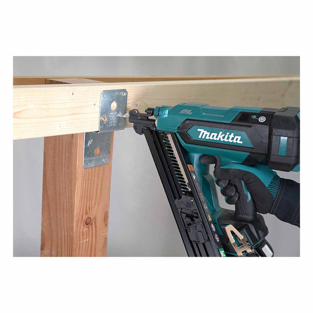 Makita DBN640ZK 18V LXT PPN Metal Connect Nail Gun (Body Only)