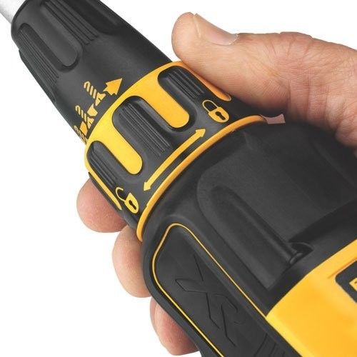 DeWalt DCF620D2K-GB 18V Brushless Collated Drywall Screwdriver locking mechanism.